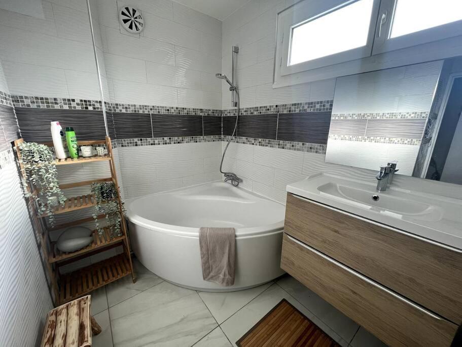 Hana Home Mantes-La-Jolie 6 Personnes Parking Public Gratuit Business&Family Exterior foto